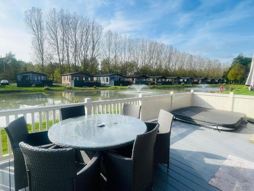 Villa Rosie'S Rest With Hot Tub à Barmby on the Moor Extérieur photo